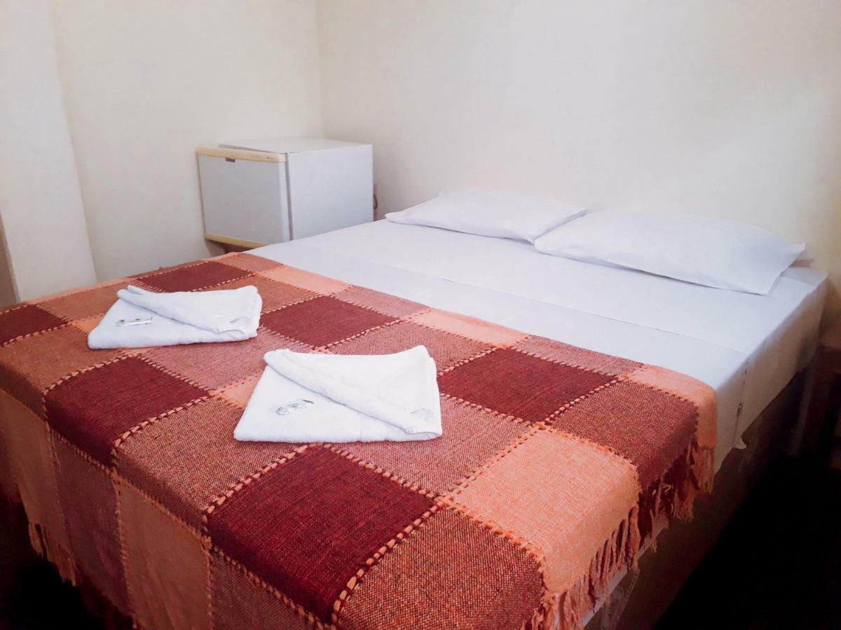 Quarto Econômico com Cama de Casal ou 2 de Solteiro